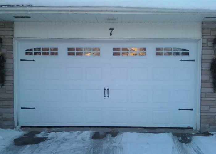 North Hatley, 15'9" x 7', Ice White, Bellevue and Stockton insert windows